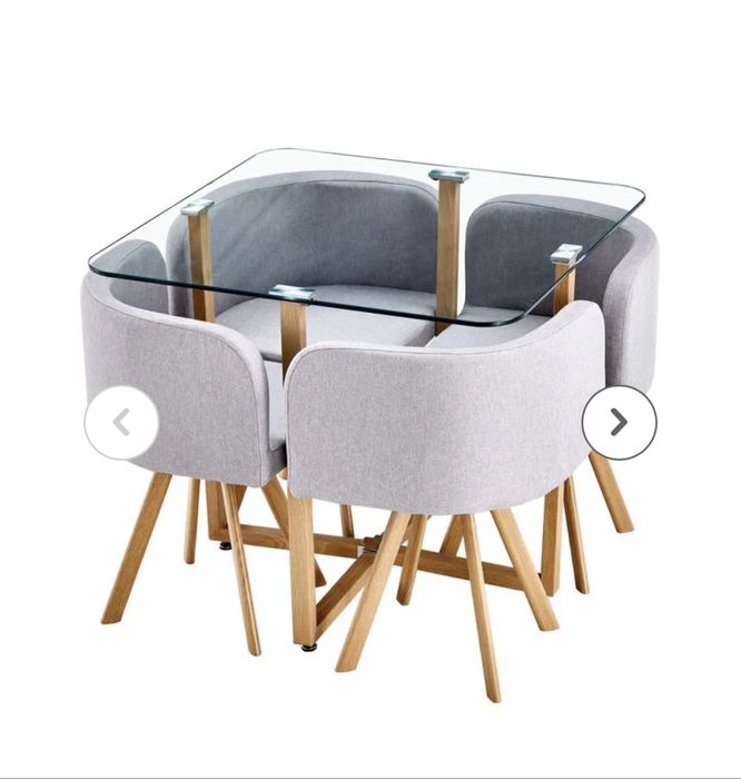 Mesa de vidro com 4 cadeiras