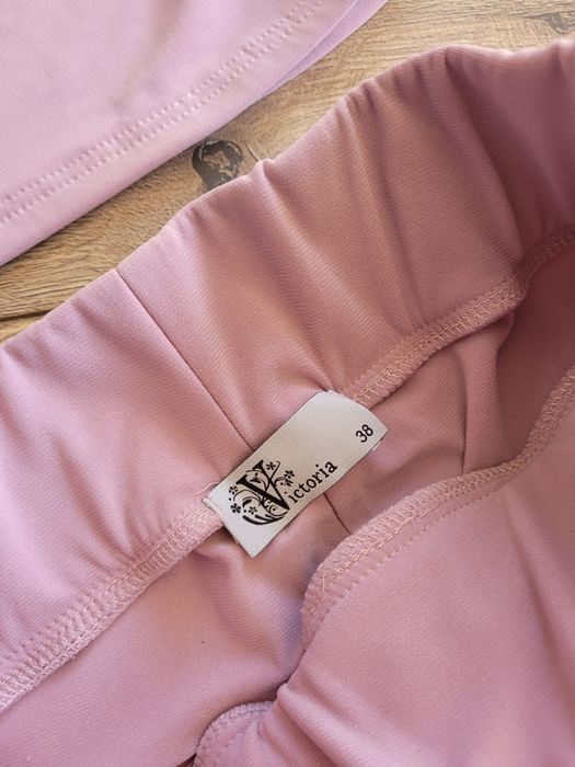 Komplet Victoria top I leginsy modelujące lilia