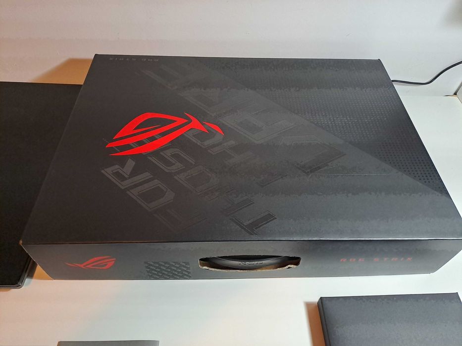 Asus ROG Strix Scar 16 - RAM 64GB