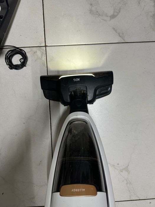 Вертикальный пылесос AEG/Electrolux. Аккумуляторный