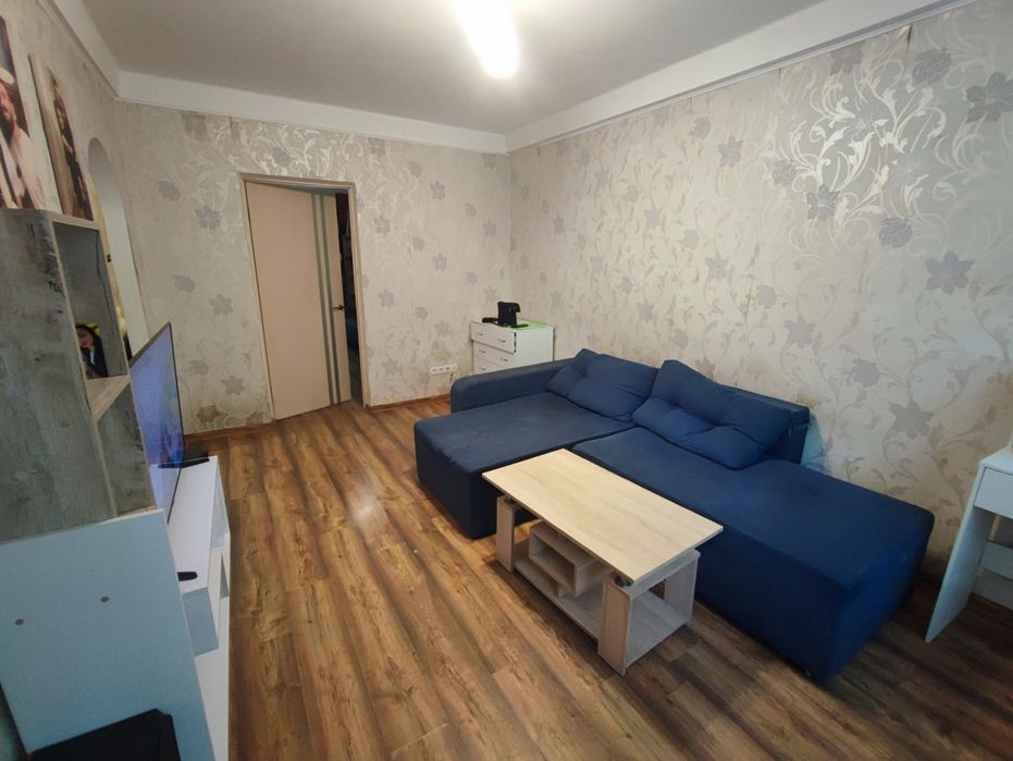 Продається 2-кім квартира в Хортицькому районі.