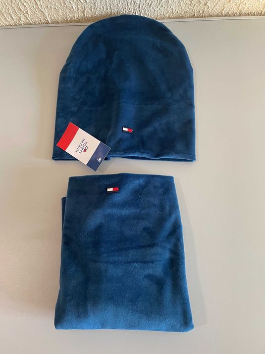 Czapka+komin Tommy Hilfiger welur kolor morski