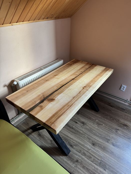 Унікальний компютерний стіл з епоксидною заливкою Ясень