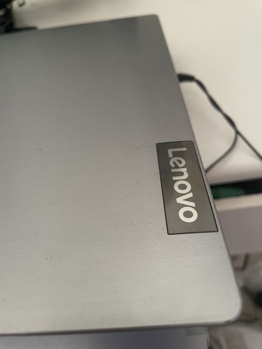 Computador portátil Lenovo ( Ótimo estado )