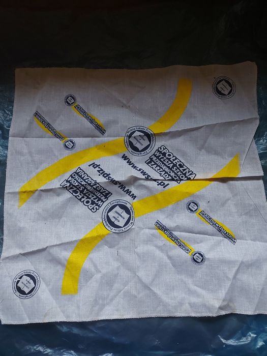 chusta bandamka biała  z nadrukiem NOWA