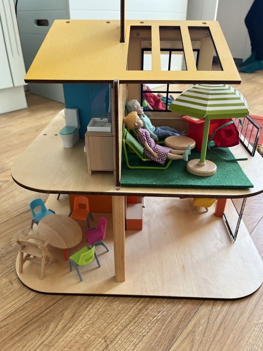 Domek dla lalek djeco z pelnym wyposazeniem