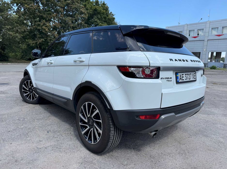 Продамо сімейний Range Rover Evoque з надійним дизельним двигуном 2.2.