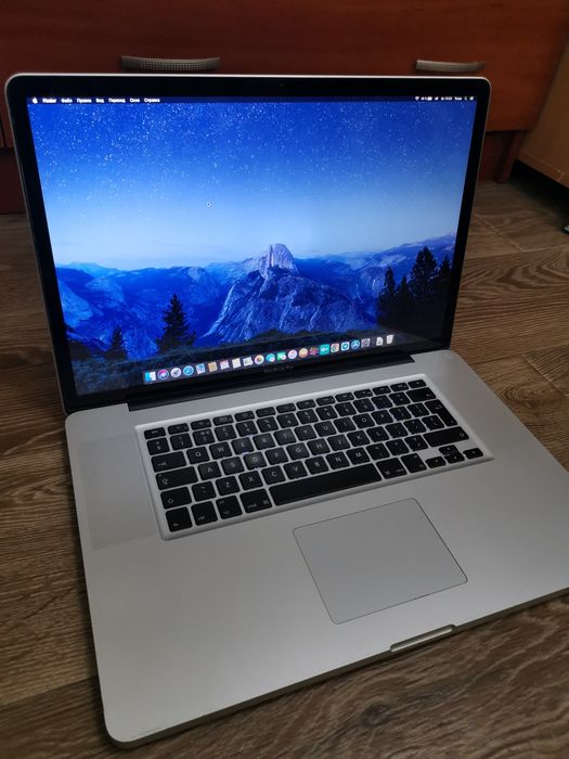 Apple MacBook Pro 17 2010 SSD 512 intel core  i5/8gb ram