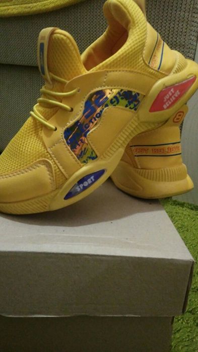 Кроссовки на мальчика