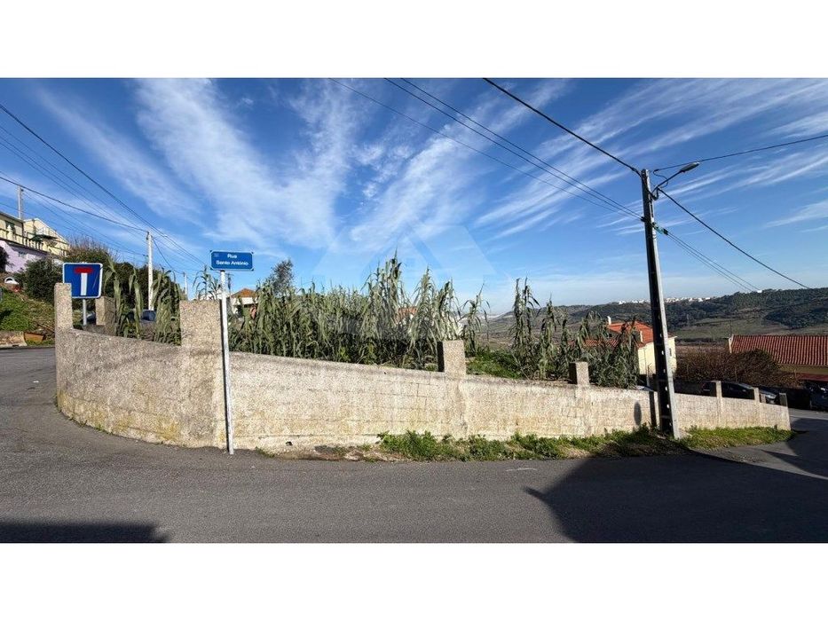 Terreno não edificável com 200 m² no Cabeço da Aguieira, Unhos