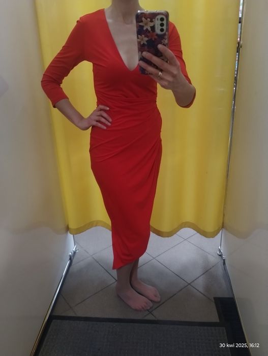 Czerwona elastyczna sukienka