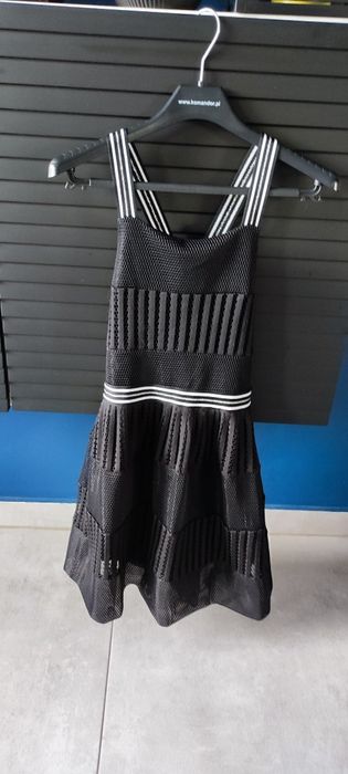 Wyjątkowa nowa sukienka River Island 152