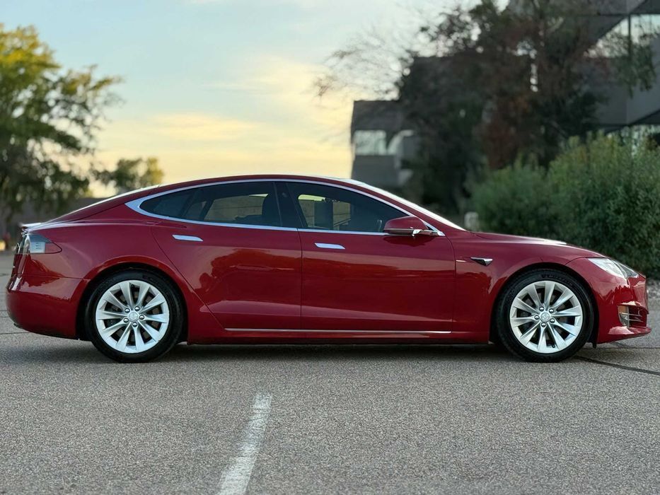 Tesla Model S 100D      2017