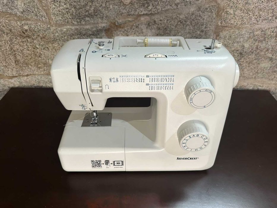 Máquina de costura SilverCrest SNM 33 B2 - Nova com caixa