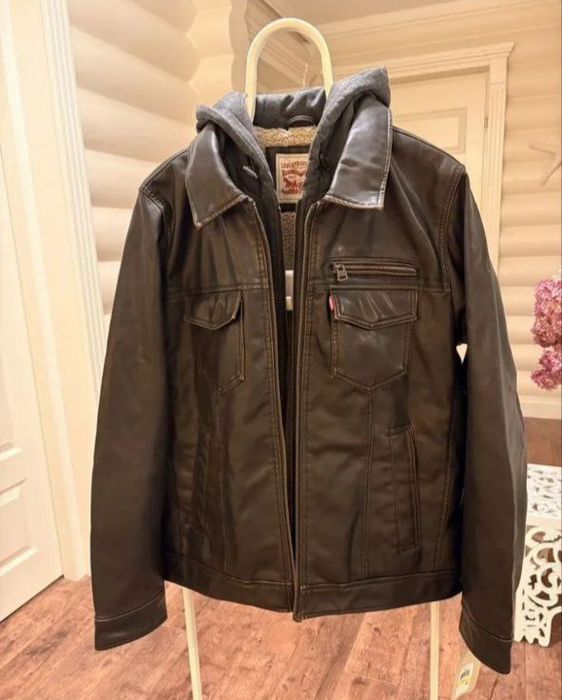 Шкіряна утеплена куртка шерпа Levis кожанка Levi's