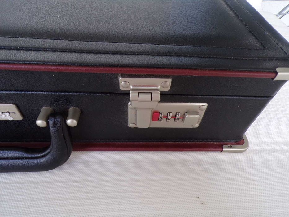 Aktówka ze skóry ekologicznej