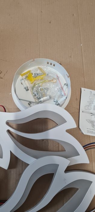Lampa led z pilotem