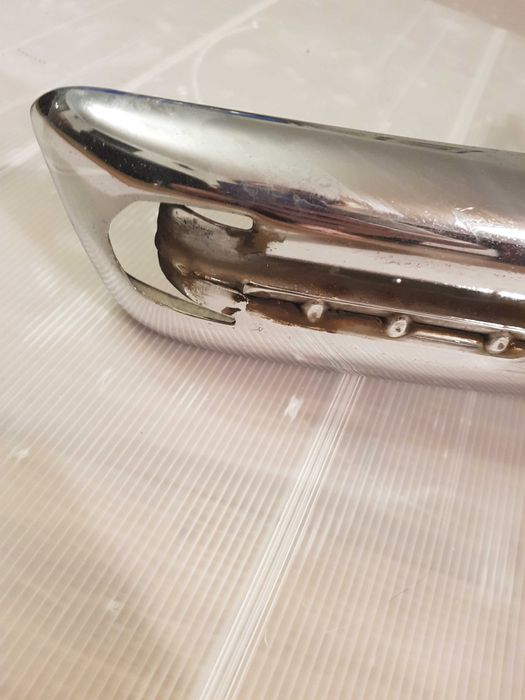 Kieł zderzaka przedni prawy mercedes W123 coupe