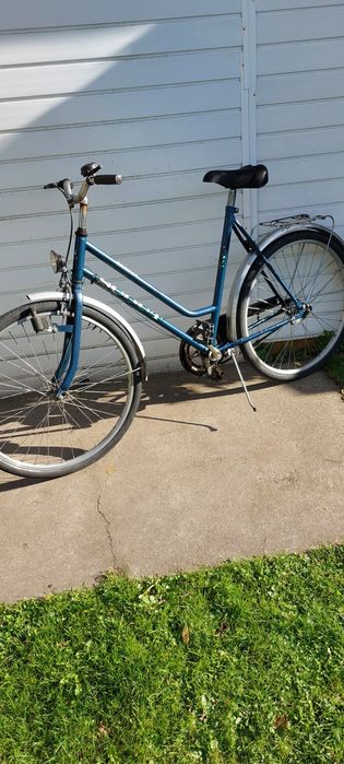 Niebieski rower damka