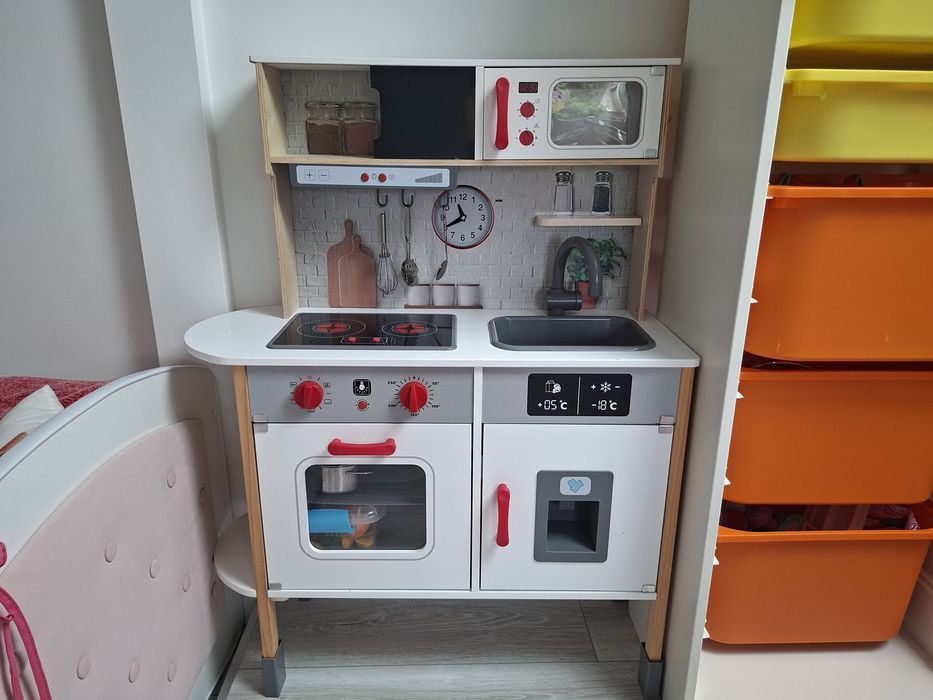 Kuchnia drewniana z akcesoriami
