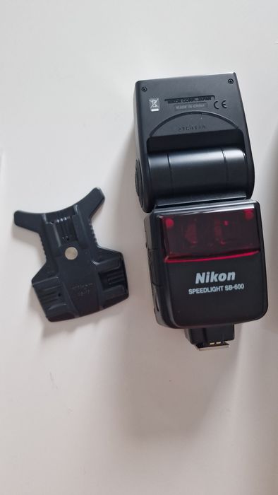 Nikon SB-600 Speedlight com acessórios