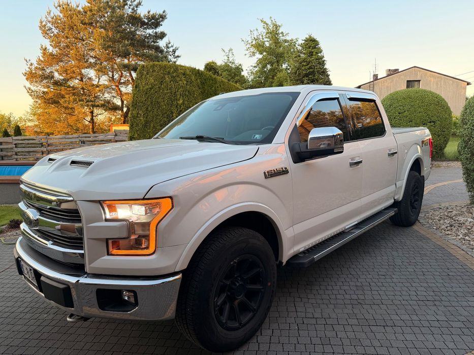 Ford F150 Najbogatsza wersja Lariat V8 5.0  coyote super wyglad