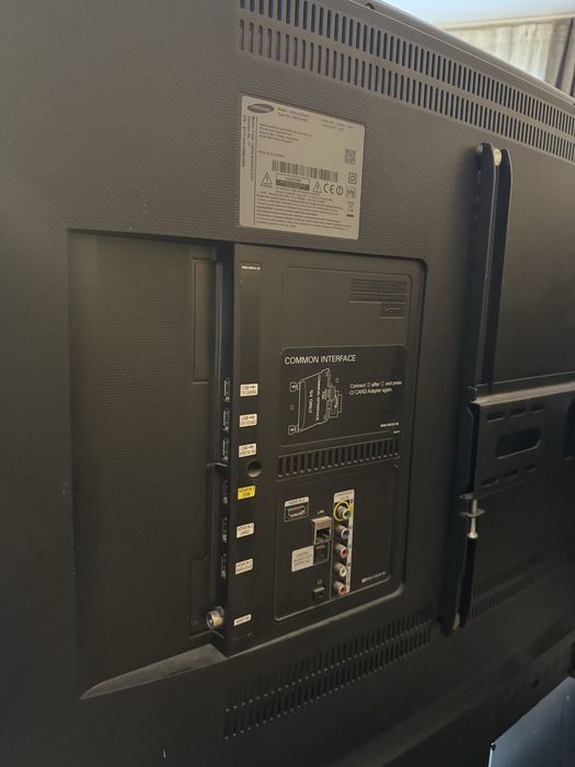 Samsung UE55J6302AK вигнутий