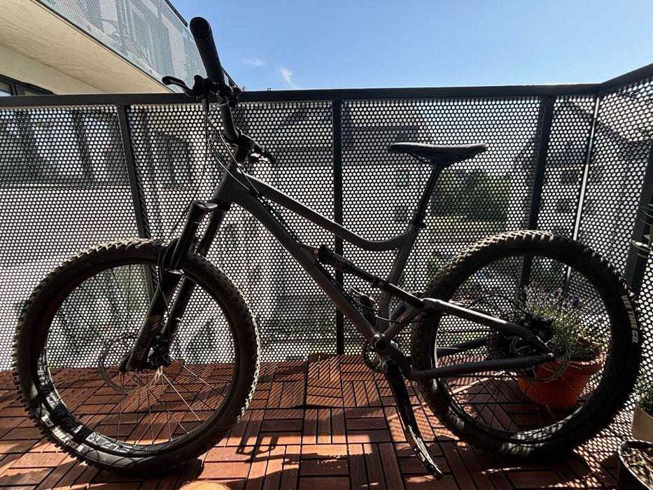 Rower Bluebird Evo 27.5 2022 grafit, medium