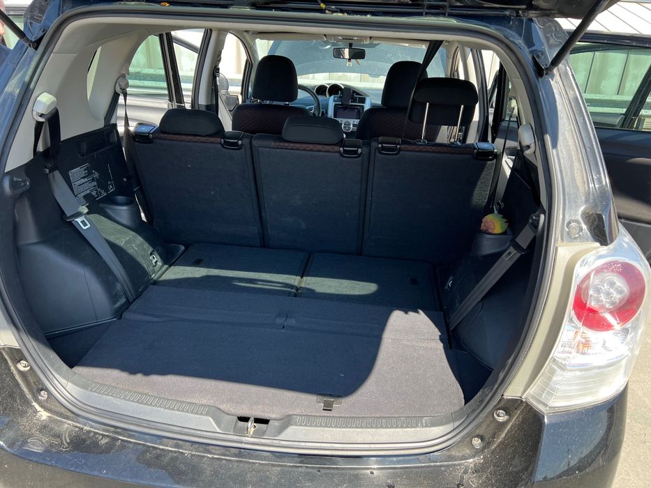 Продаж Toyota Verso 2011