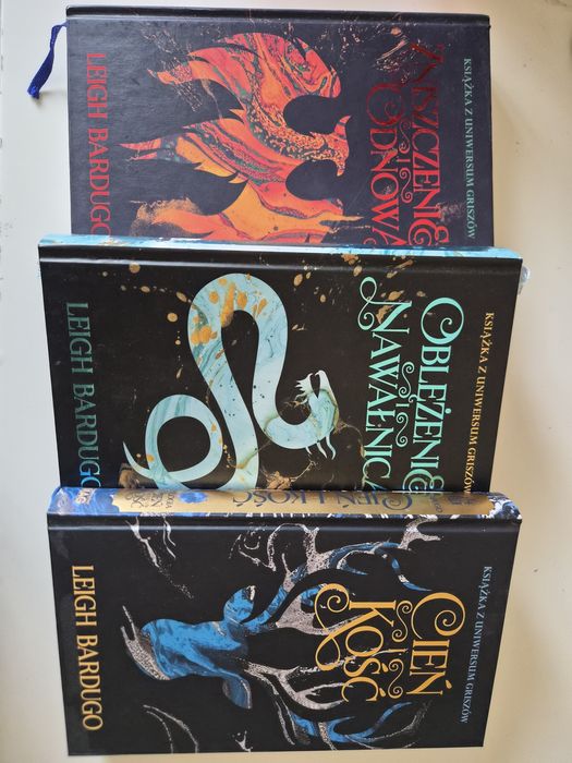 Trylogia "Cień i Kość" L. Bardugo, 2019