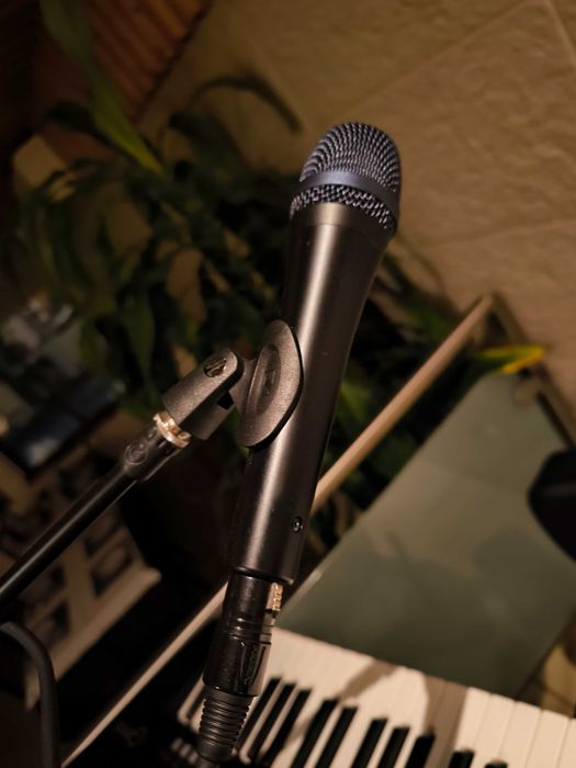 Microfone Sennheiser E945 Microfone na Caixa