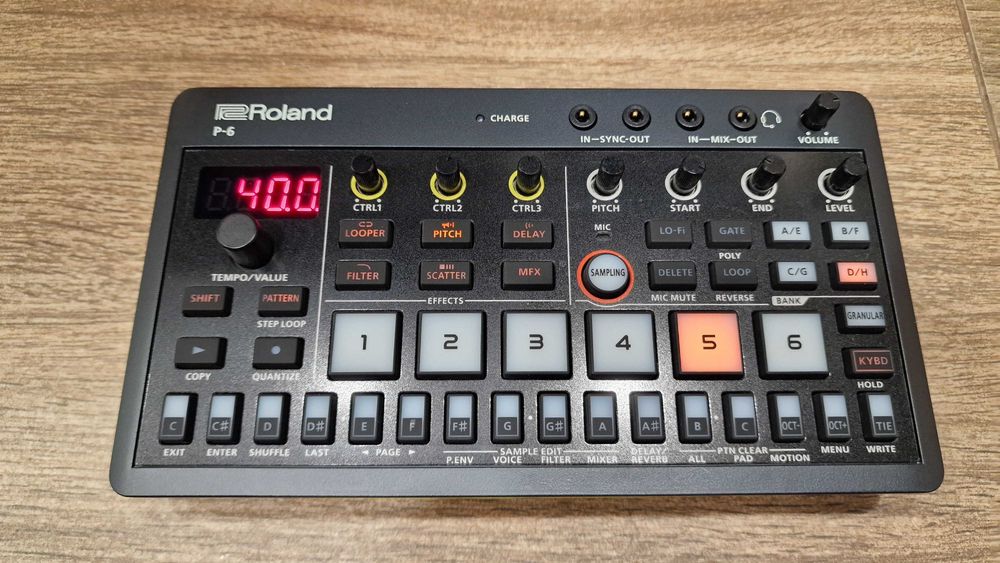 Roland P-6 sampler