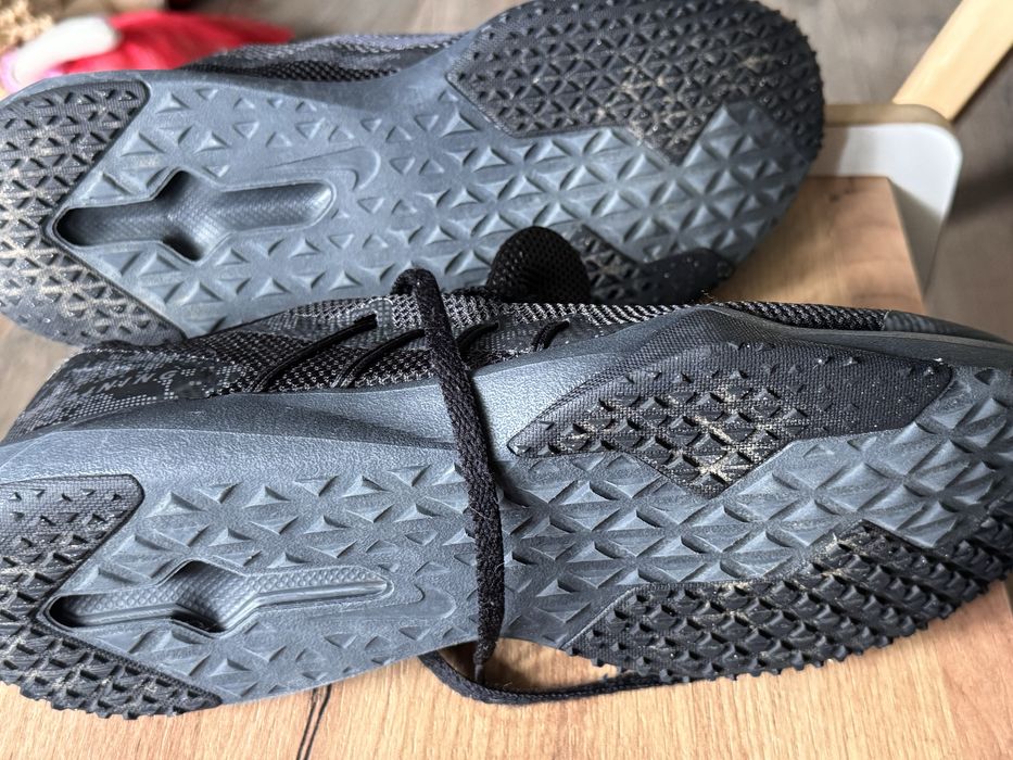 NIKE Retaliation TR 2  44,5