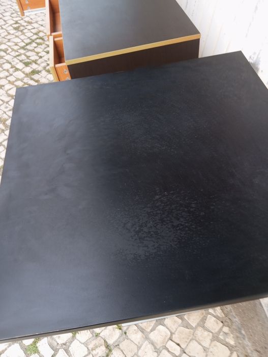 mesa em bangu com pe metalico