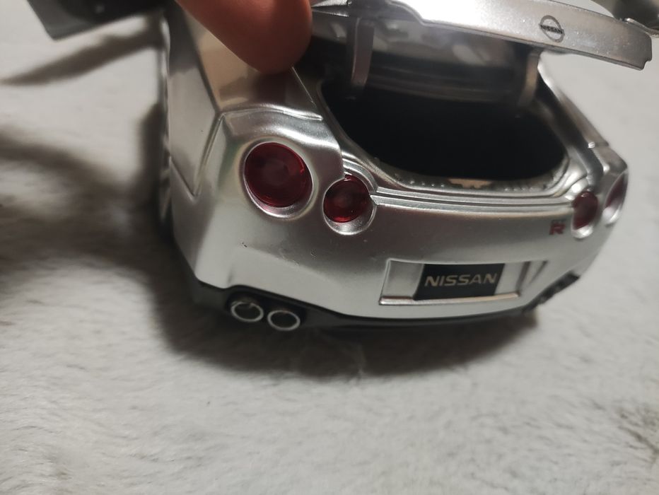 Nissan GT-R 2009 1/18 Burago
