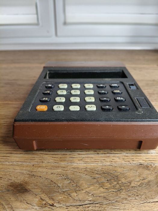Stary kalkulator Elwro 144 ⁷⁵