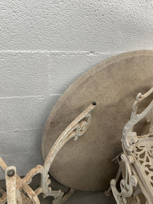 Cadeiras de ferro e pés da mesa ANTIGOS 10 cadeiras