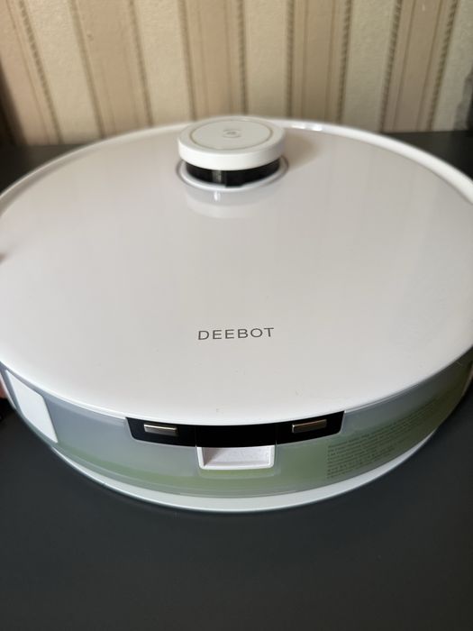 Продам робот-пилосос Ecovacs Deebot T10 у відмінному стані.