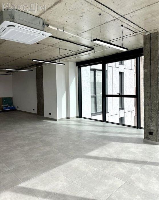 Продаж комерційного приміщення в новому бізнес-центрі Тернополя