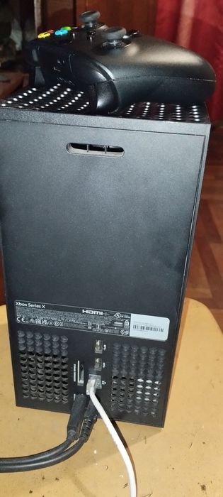 Продам xbox в отличном состоянии