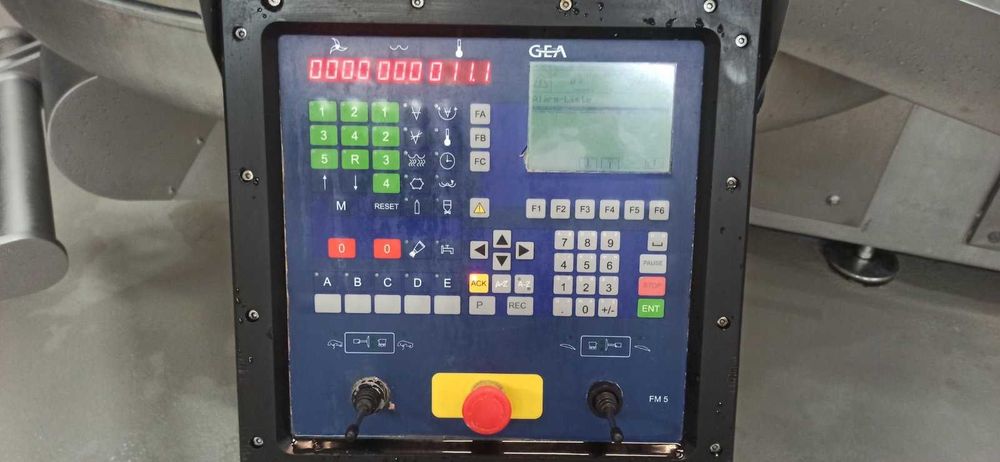 Промисловий м’ясний кутер GEA CutMaster V 500