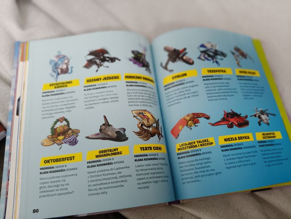 książka "Oficjalny przewodnik Fortnite. Stroje. Edycja kolekcjonerska"