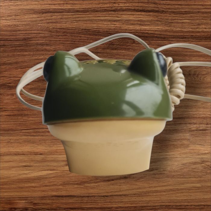 Вінтажний,колекційний  телефон-розкладчка Crusader Frog 1980-х років