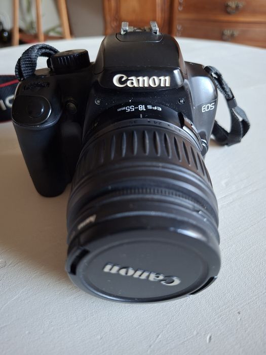 Canon EOS 1000D + Lente 18-55mm