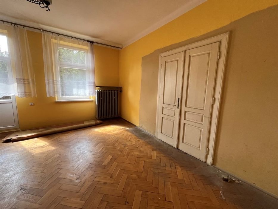 Słoneczne mieszkanie w centrum Wieliczki 83 m2 z ogrodem, tarasem i piwnicami 100 m2