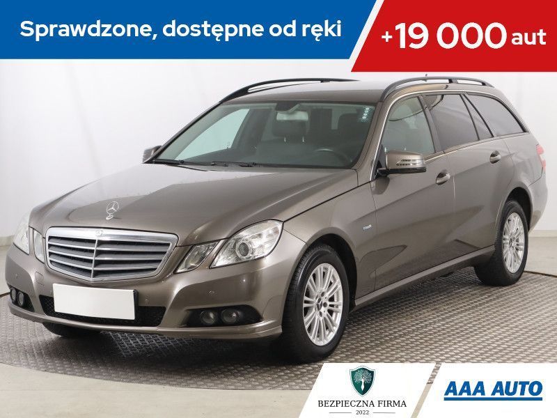 Mercedes-Benz Klasa E E 250, Automat, Skóra, Navi, Klimatronic, Tempomat, Parktronic,