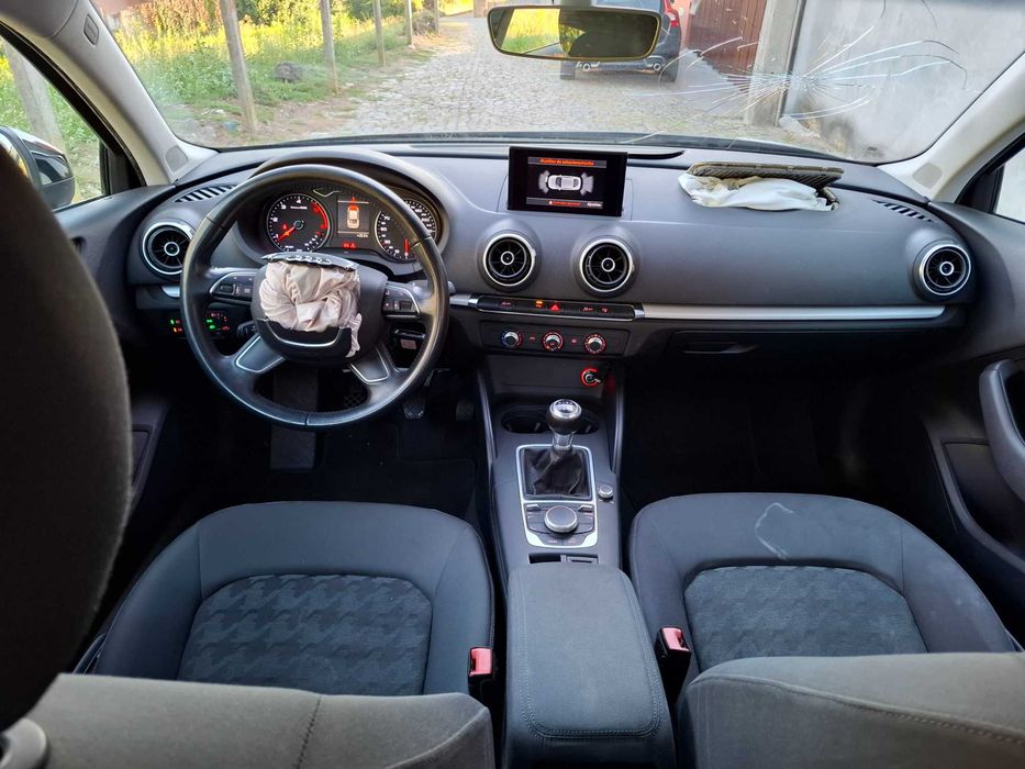 Audi A3 Limousine 1.6 TDI (110CV) Ultra Apenas 140 Mil Kms Nacional de 2015
