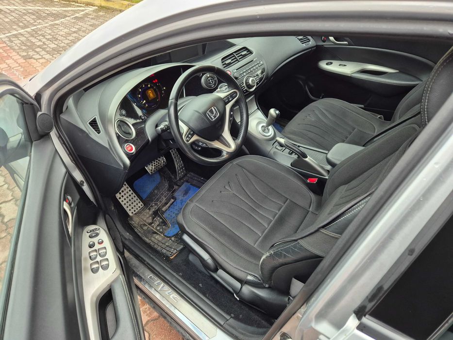 Honda Civic VIII Hatchback 2009 1.8 i-VTEC Automatic Executive