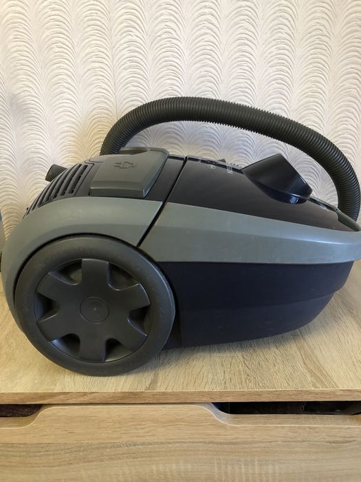 Пилосос PHILIPS