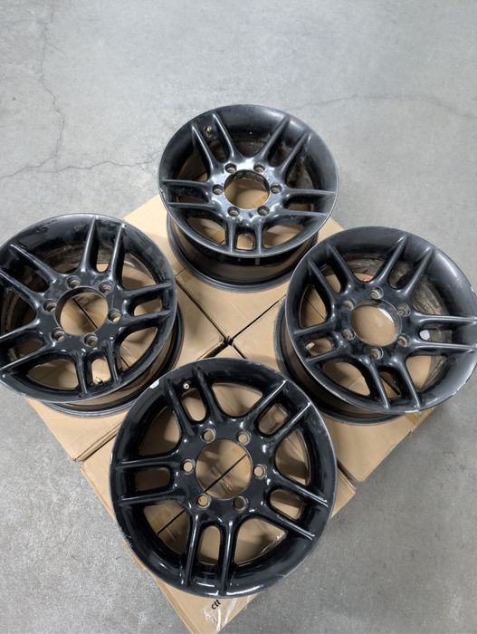 Jantes 15 furação japonesa 6x139,7 ET10